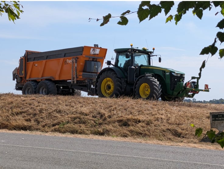 Équipement d’épandage agricole au champ