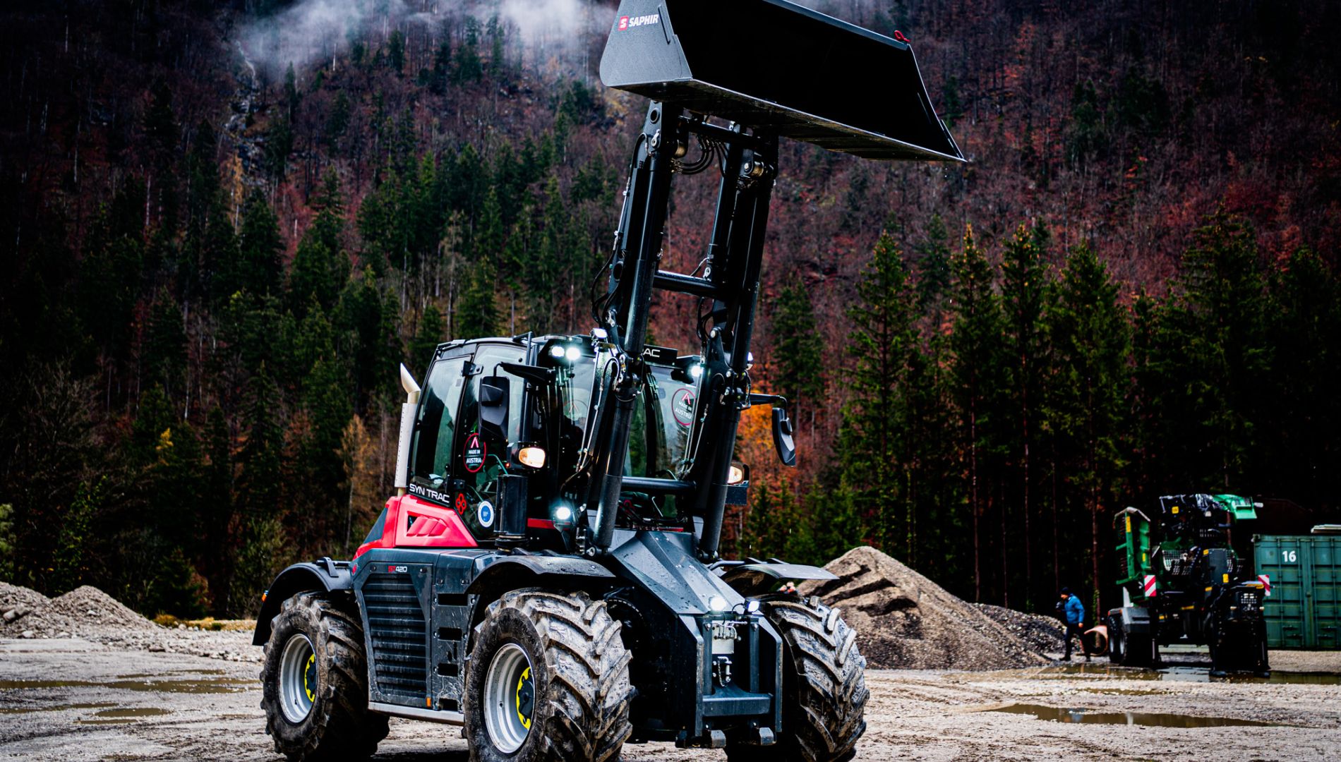 SYN TRAC ST420 avec un chargeur frontal